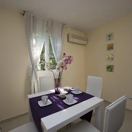 Apartment Lamia Casa